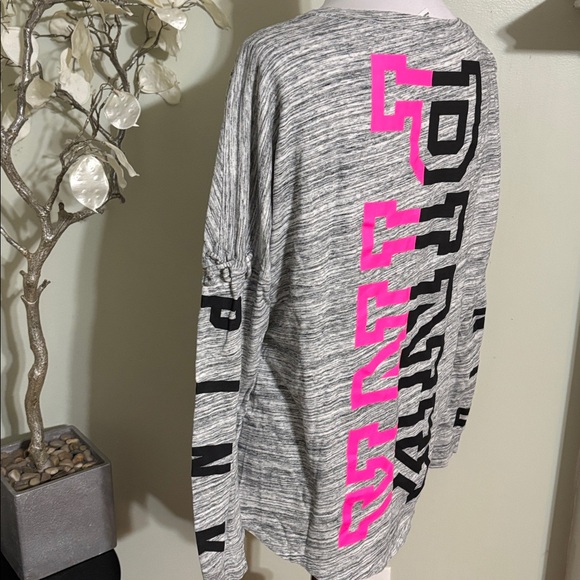 Victoria's Secret Heathered Gray Long Sleeve Tee - Picture 5 of 5